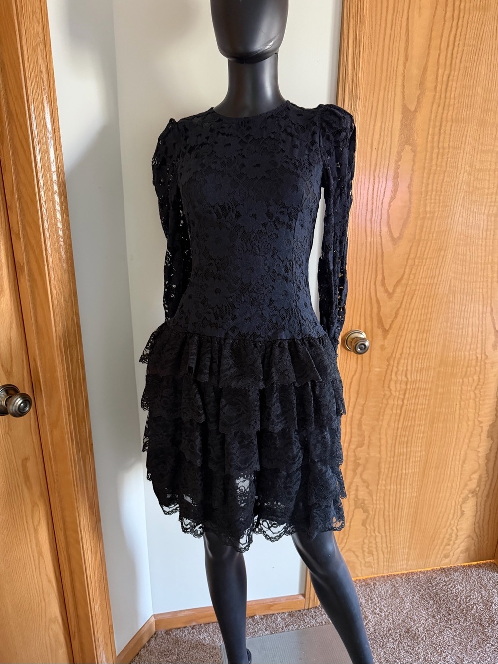 Black Lace Tiered Long-Sleeve Dress